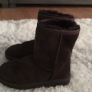 Kids Classic UGG boots. Gently worn